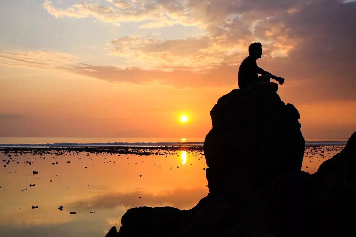 Вечерние раздумья. Раздумья о жизни. Философские размышления. Уединение девушка. Размышление фото.