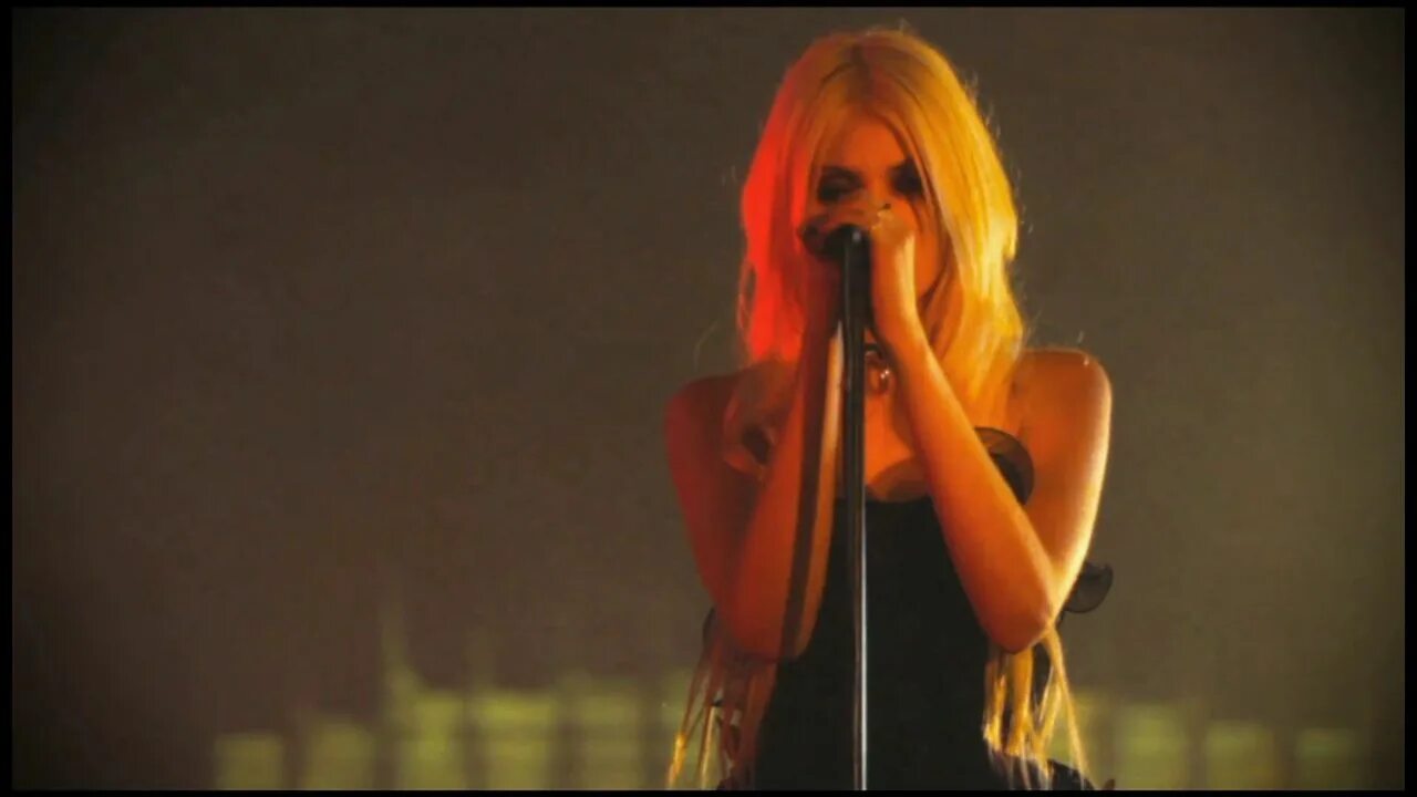 Taylor momsen just tonight. Taylor momsen just tonight. Just tonight от the pretty reckless. Just tonight the pretty. The pretty reckless - just tonight (2010).
