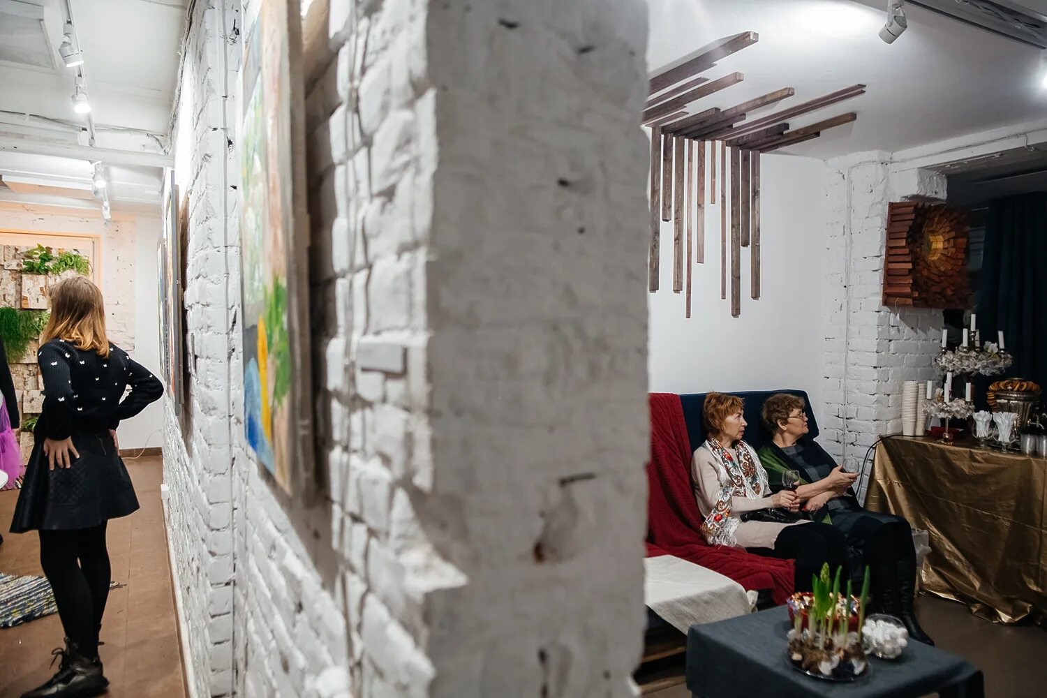 Арт центр красный. 2018 арт пространство выставка. Арт пространство новосибирск. Арт пространство новосибирск. Дом да винчи новосибирск библиотека.