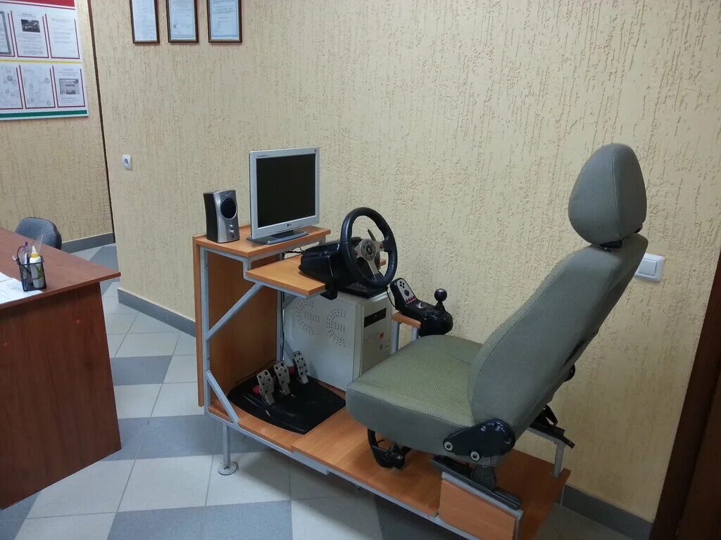 учебная автошкола. шанс и с автошкола тихорецк инструктора. автошкола автомобиль. автошкола росавто сургут. коммунальная 2 киров автодром дело.