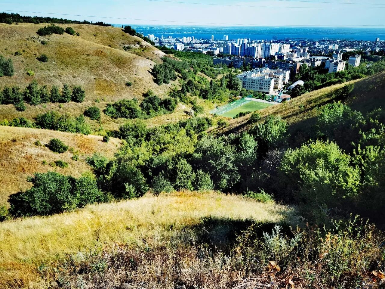 Кумысная гора Саратов. Кумысная Поляна Саратов. Кумысная Поляна Саратов гора. Саратов вид с Кумысной Поляны.