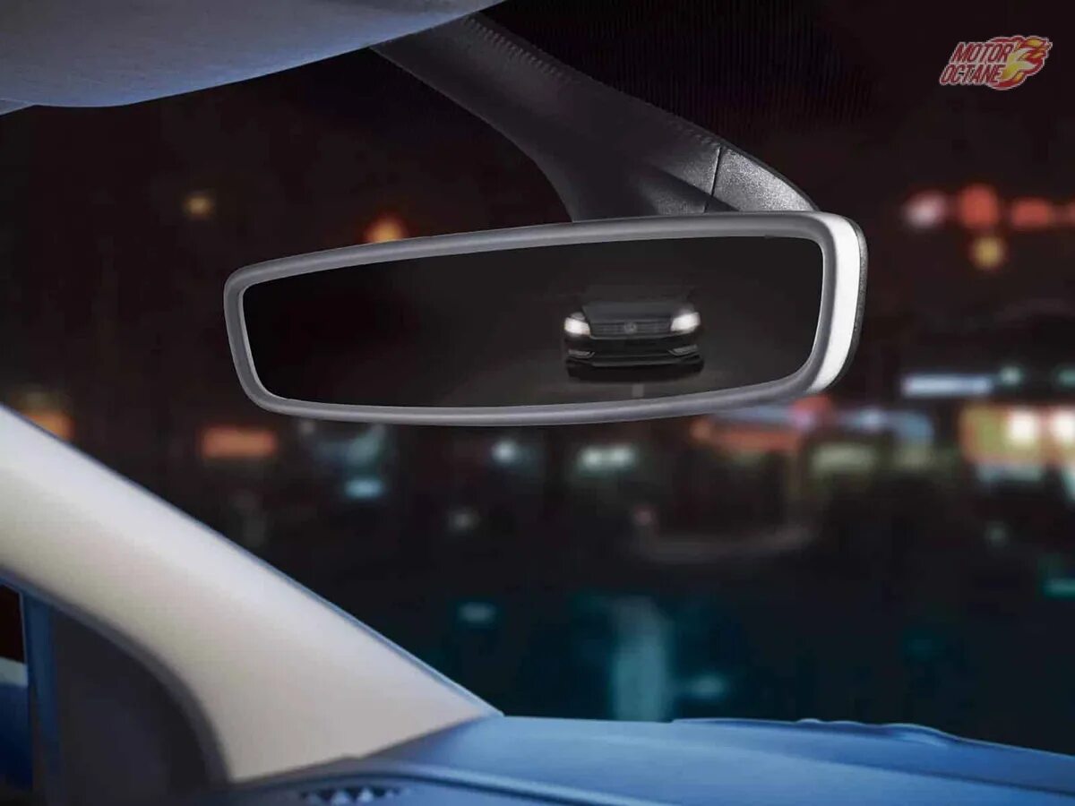 Auto dim. Dimming. 1960s rear view mirrors on the hood car mercedes.