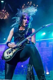 Nita Strauss Sexy (15 Photos) .