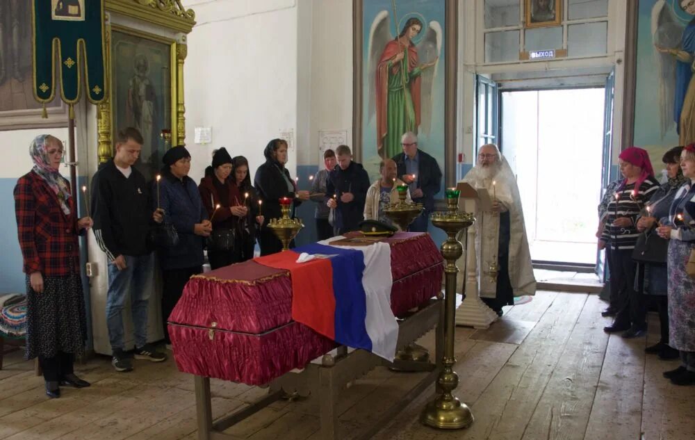 Новости сво 05.03 24. В П.Лосином Свердловской области прощаются с участником сво.