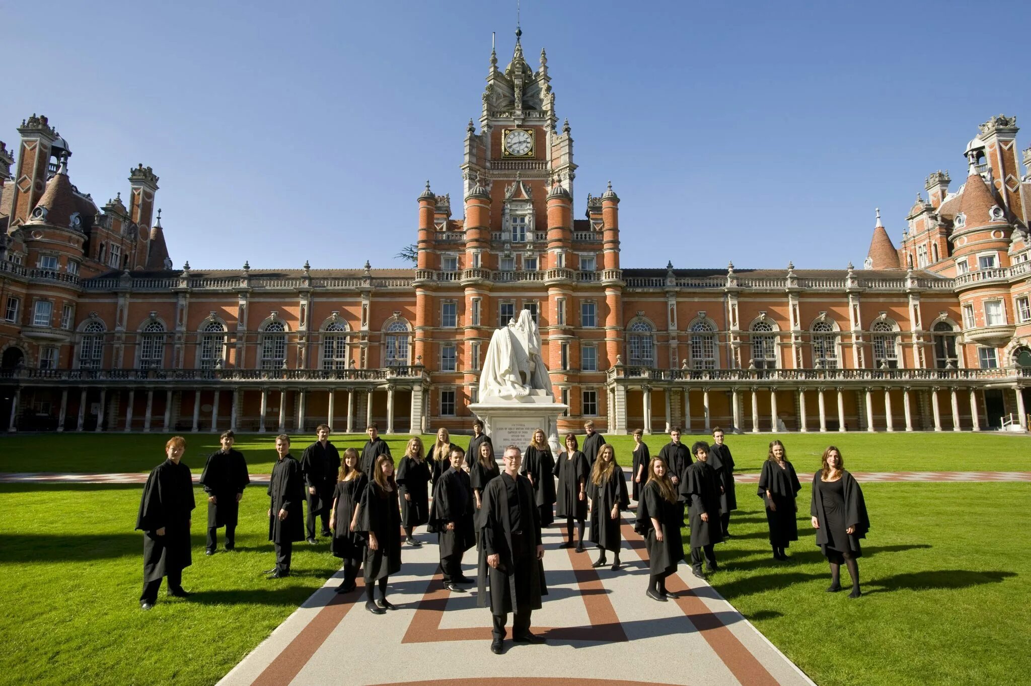 University picture. Лондонский Королевский университет Холлоуэй. Роял Холлоуэй, Лондонский университет. Университет Лондона University of London. Университет Букингема Великобритания.