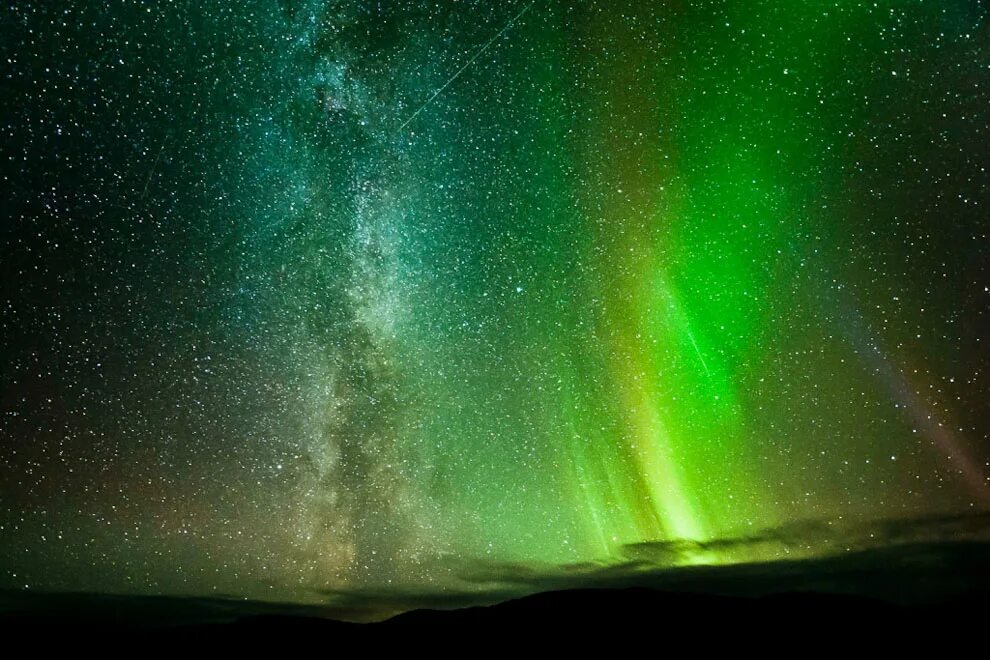 звездное небо. звездное небо. звездное небо млечный путь галактика. зеленый млечный путь. вселенная и космос.