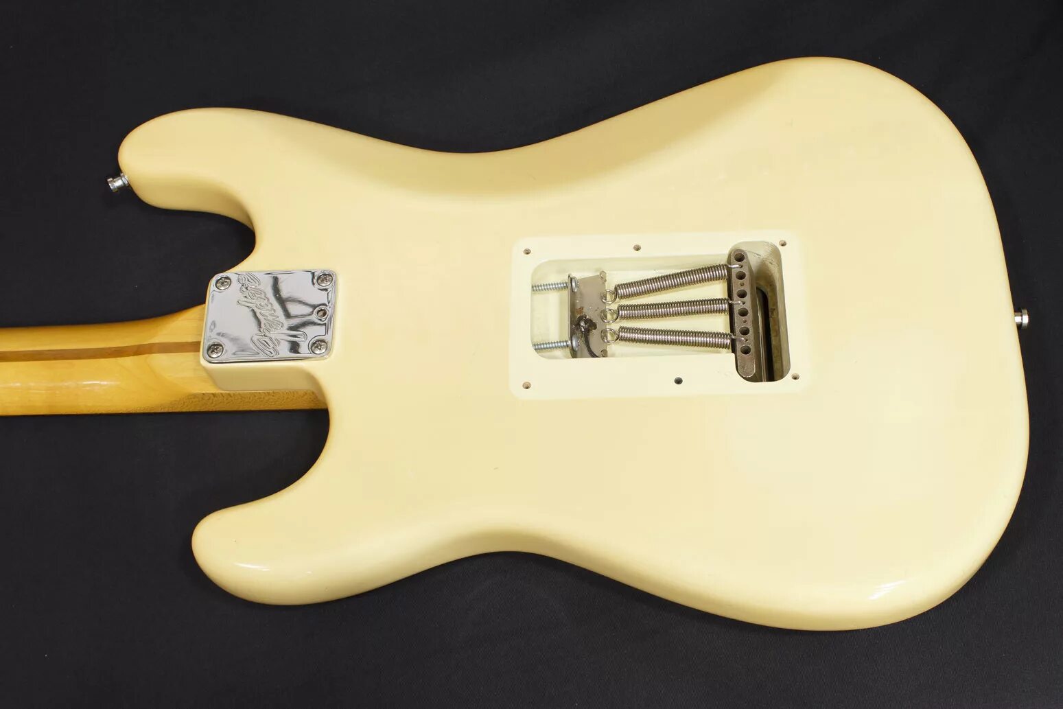 Stratocaster цена. Fender Stratocaster Olympic White. Fender Stratocaster American Standard Olympic White. Fender American Standard Stratocaster White. Fender American Standard Stratocaster 2011 Black.