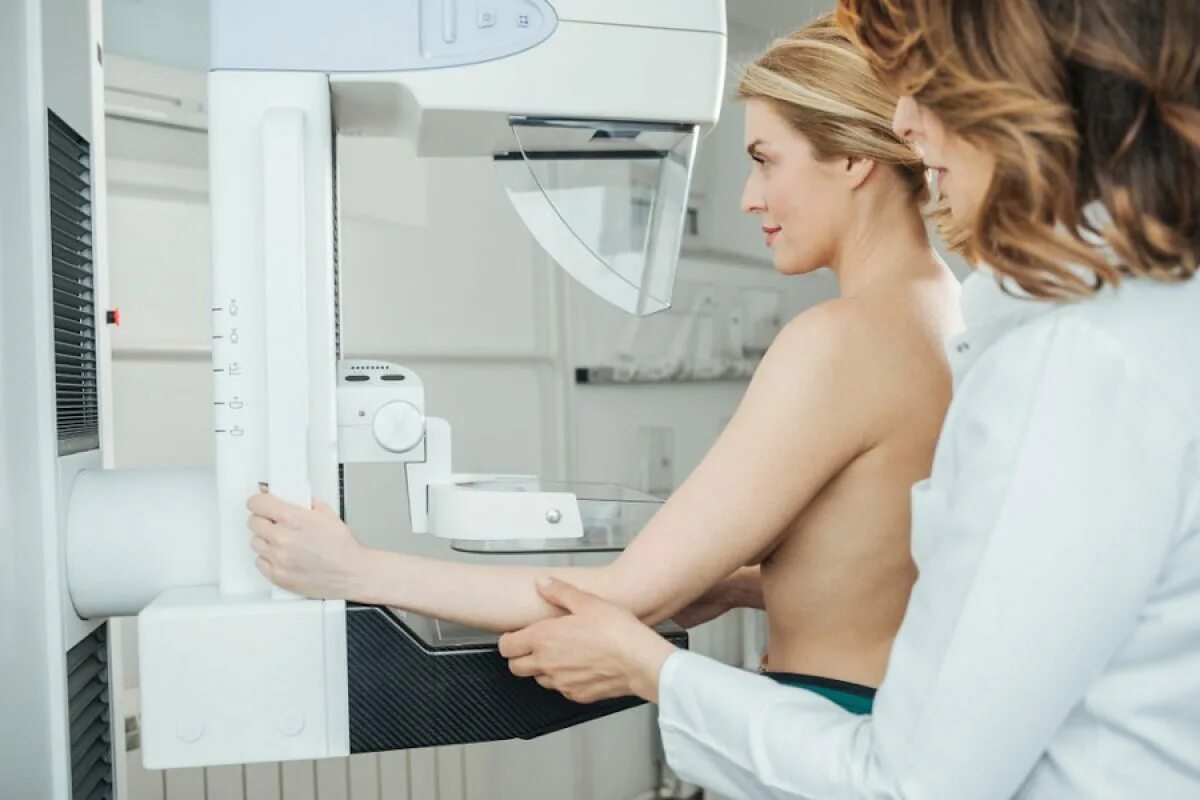 Маммография. Маммография скрининг. Скрининг молочных желез. Маммография фото. Как сделать маммографию в поликлинике