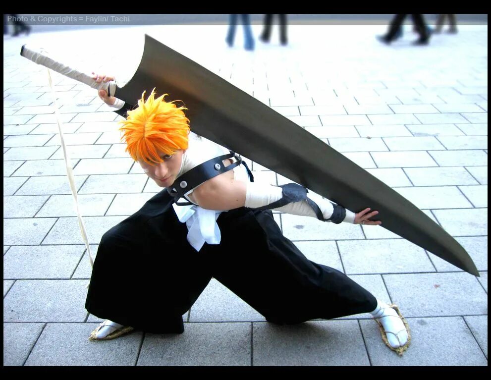 Bleach cosplay. Ичиго Куросаки в реальной жизни. Ичиго Куросаки косплей. Прическа Ичиго Куросаки в реальной жизни. Блич Куросаки Ичиго косплей.