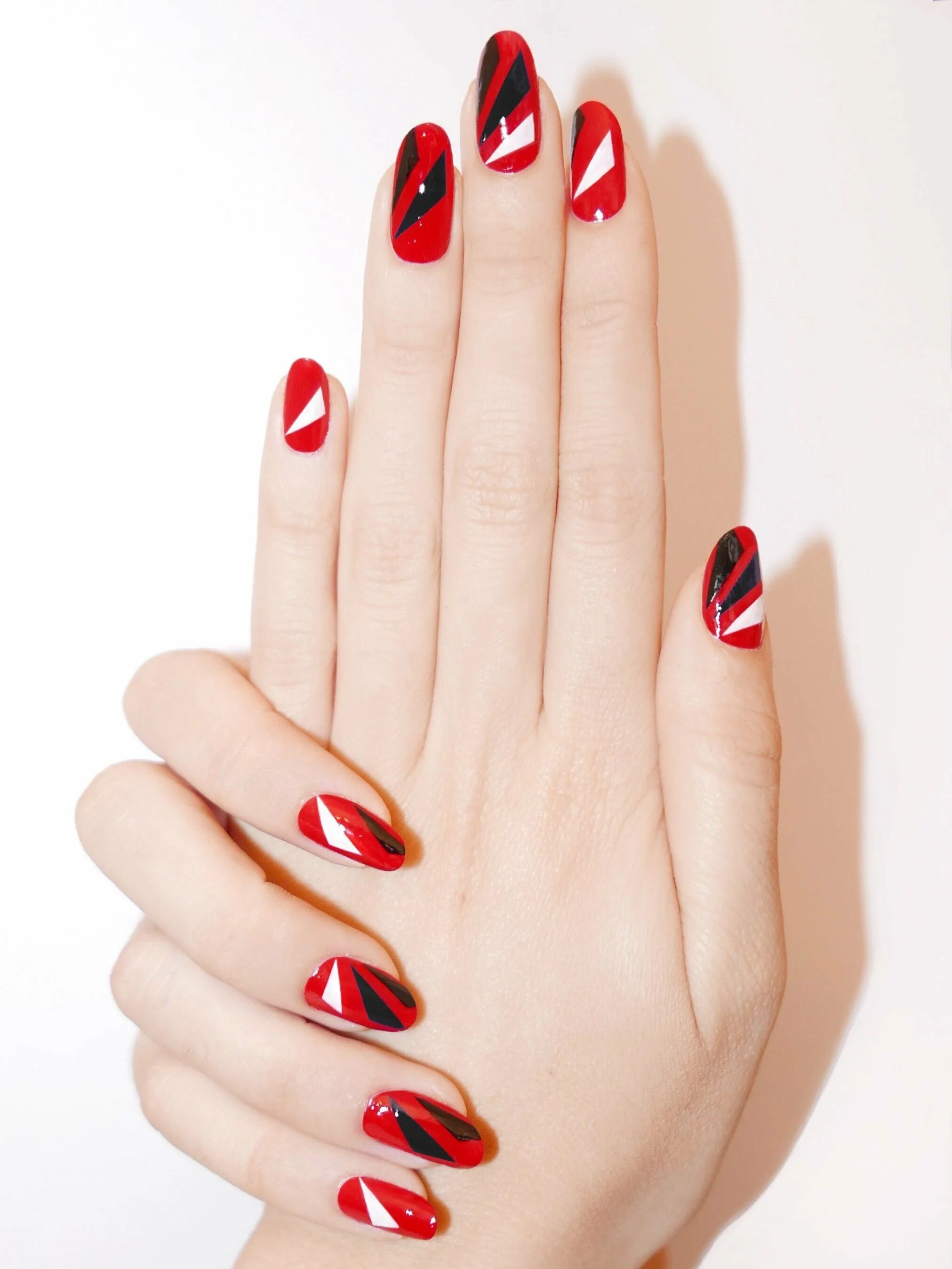 красный маникюр овальная форма. красный маникюр на овальную форму. маникюр с красным цветом. красный маникюр на овальную форму. красный маникюр овальная форма.