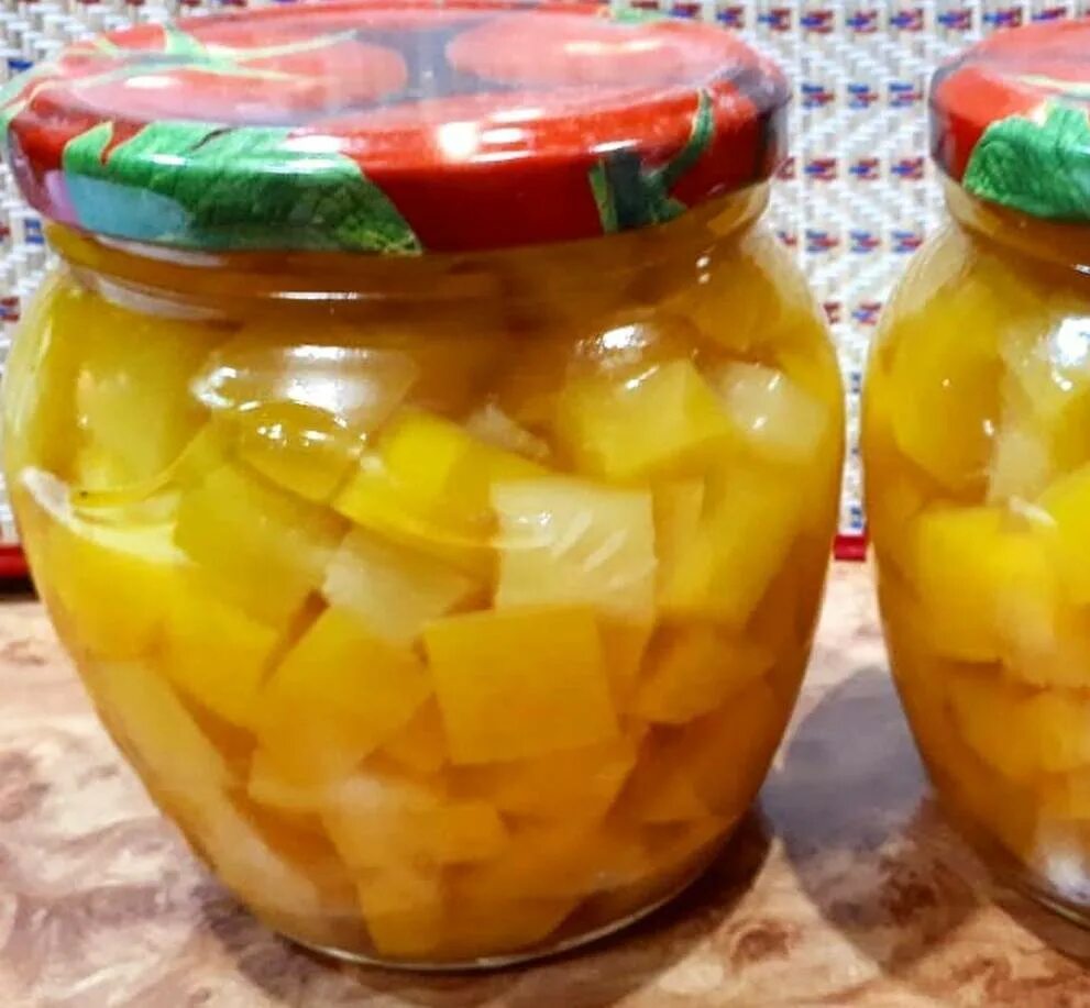 Компот из ананасов. Кабачки под ананасы на зиму. Ананасовые кабачки рецепт. Ананасовые кабачки рецепт. Компот из кабачков со вкусом ананаса на зиму.