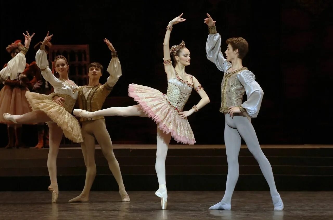 Ballet paris. Балет бал баланчин. opera de paris ballet. георгий болсуновский балет. l’ecole de danse de l’opera de paris (франция).