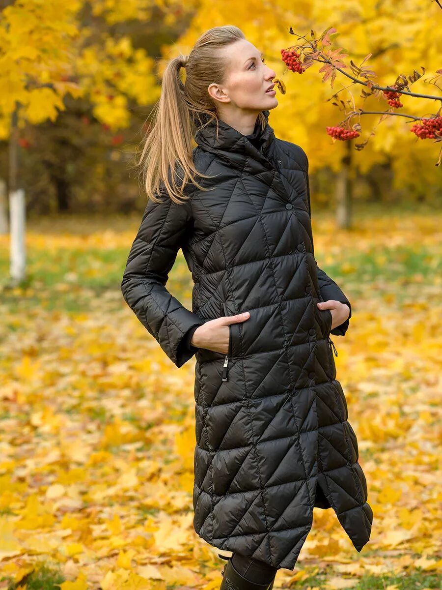 Купить осенний капюшон. Пальто стеганое осень 2033. Осенняя куртка. Осенний пуховик женский. Пальто осеннее стеганое.
