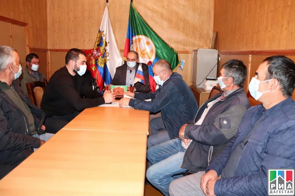 Глава Докузпаринского района в Куруше. Глава Докузпаринского района Республики Дагестан. Докузпаринский район села. Докузпаринский район село Куруш администрация