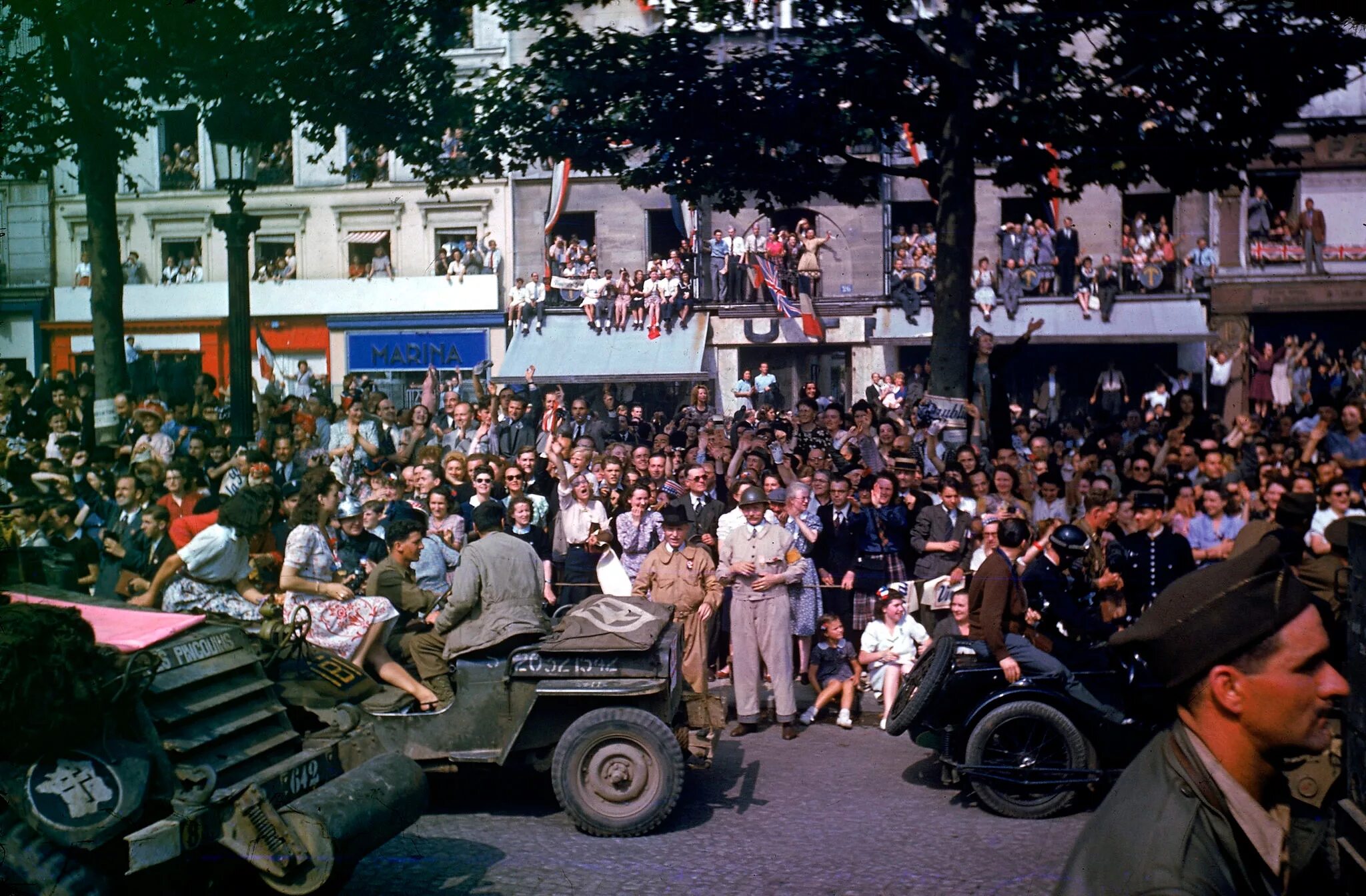 Освобождение Парижа 1944. Освобождение Франции 1944 Париж. Захваченный Париж 1944.