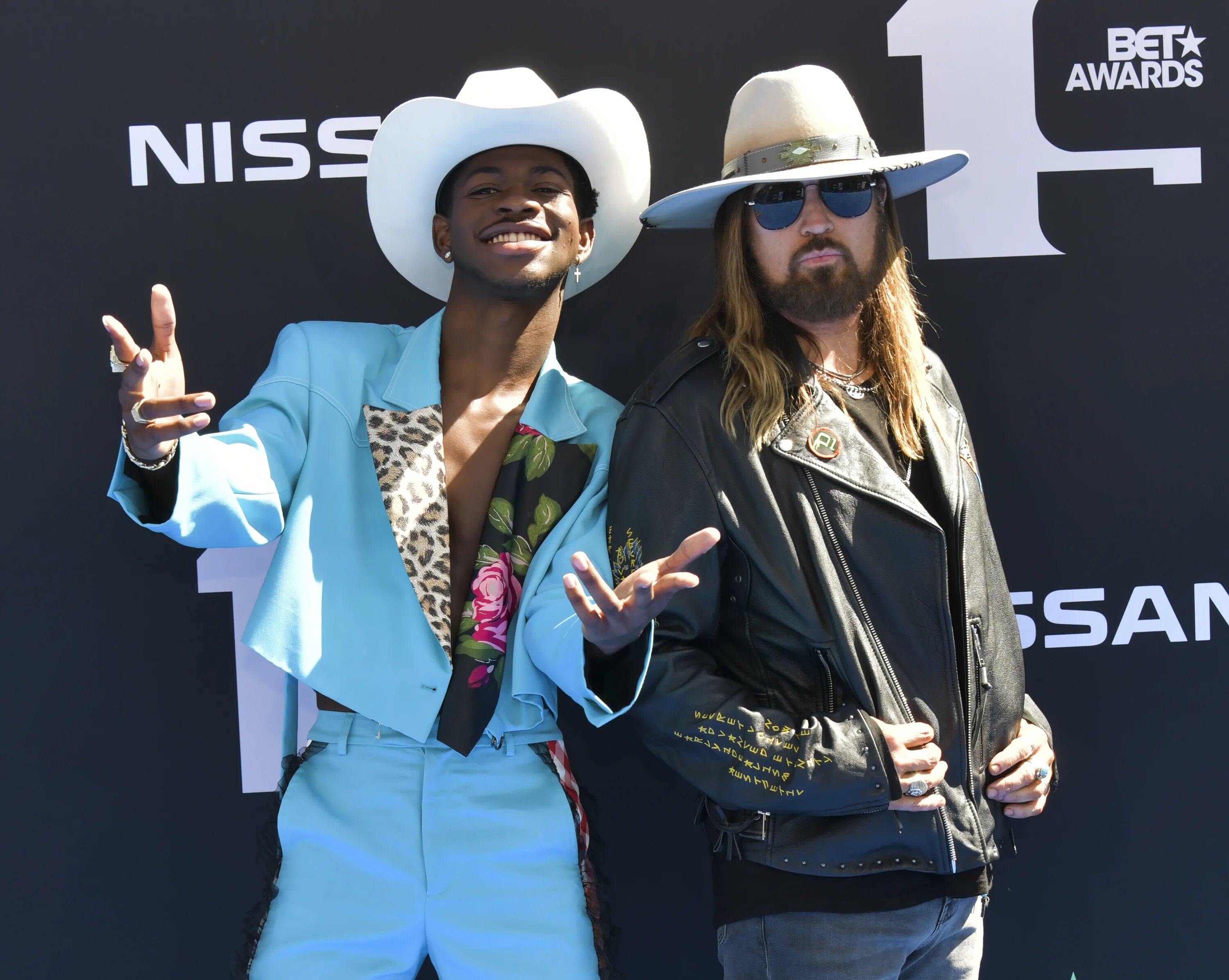 Billy cyrus old town. Billy ray Cyrus x Lil nas x. Ft. Billy ray Cyrus.