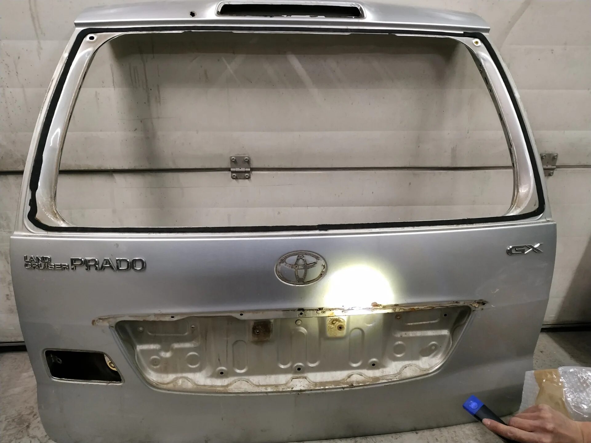 Дверь багажника Prado 120. Дверь багажника для Toyota Land Cruiser (120)-Prado. Prado Land Cruiser 120 дверь багажника. Дверь багажника Тойота Прадо 120.