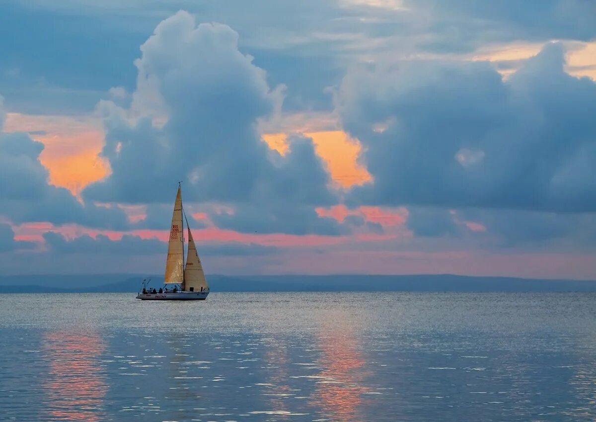 Море маяк корабль. Море маяк корабль
