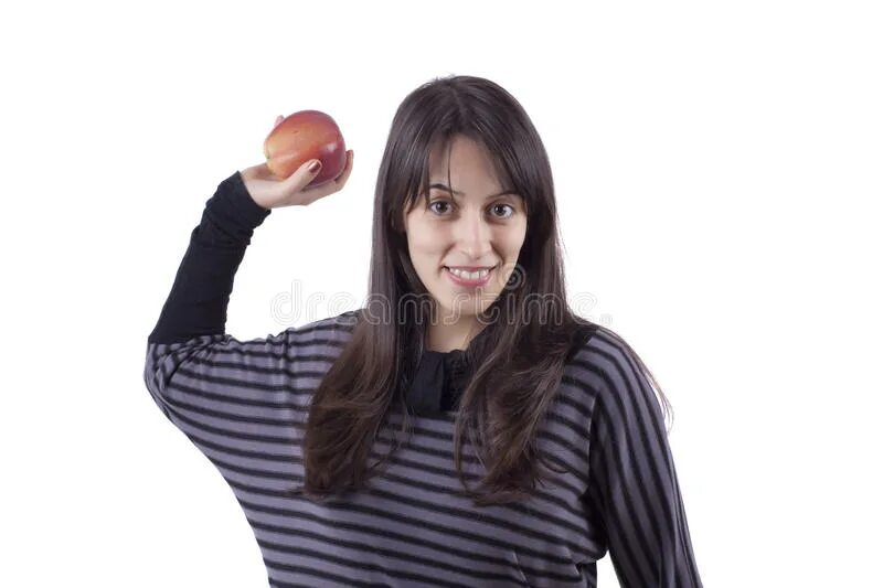 Кидаются яблоками. Бросает яблоко. Подброшенное яблоко. Девушка бросает яблоко. Кидает яблоко