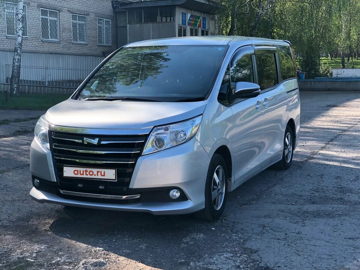 Ной 3 купить. Toyota Noah r80. Тойота Ноах 2014. Toyota Noah 3 r80. Toyota Noah r80 g.