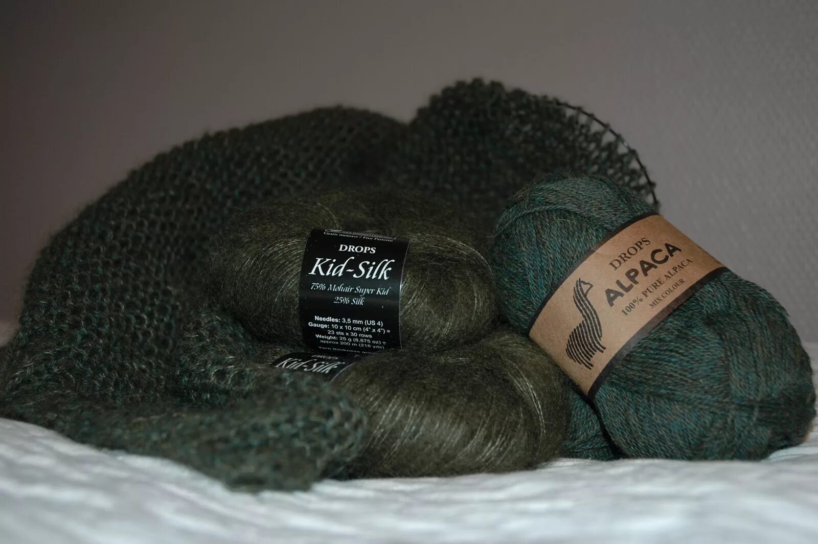 Пряжа дропс силк. Пряжа drops kid silk garnstudio цвет 38. свитер из drops kid silk. пряжа кид силк дропс расход. дропс кид шелк цвет 48 parrot green.