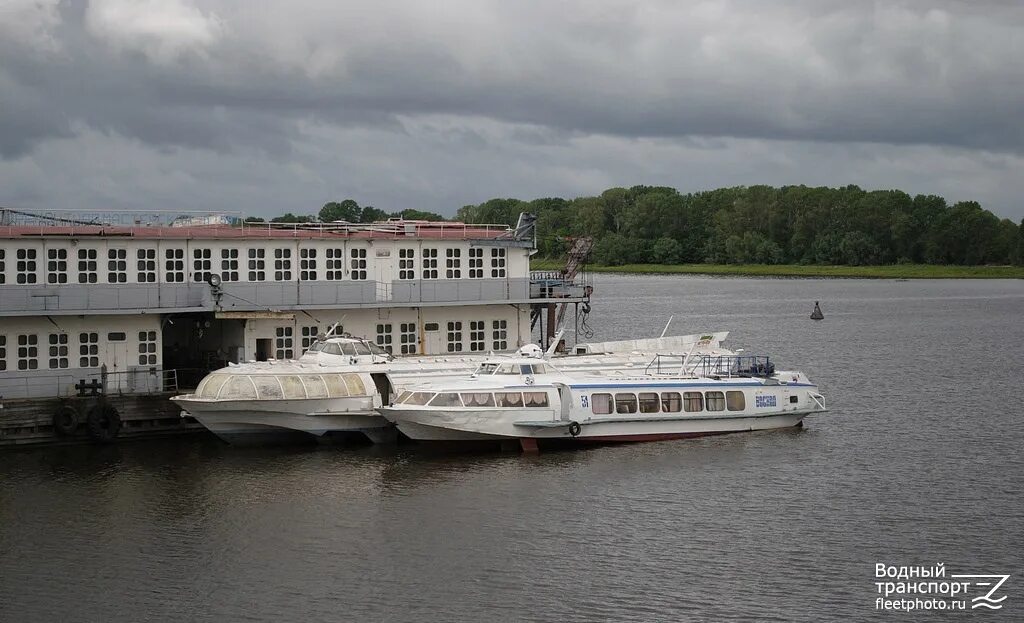Метеор казань козьмодемьянск. Метеор теплоход казань. метеор восход-51. метеор 219. восход 51 судно.
