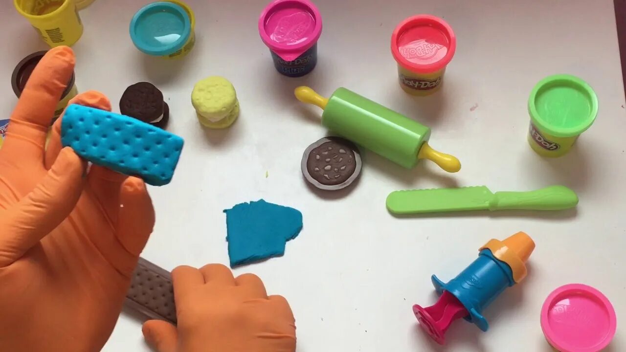 Ютуб лепят. Ютуб лепят. Канал лепка из пластилина. Лепка игр. Видео лепка.