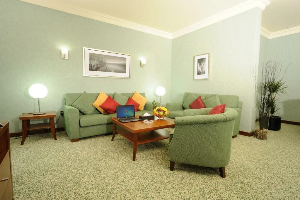City seasons al hamra 4*. City seasons hotel al hamra. Al hamra hotel 4*. Гастине. Al hamra residence фото номеров делюкс.
