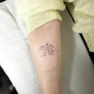 Маленькие татуировки на руке