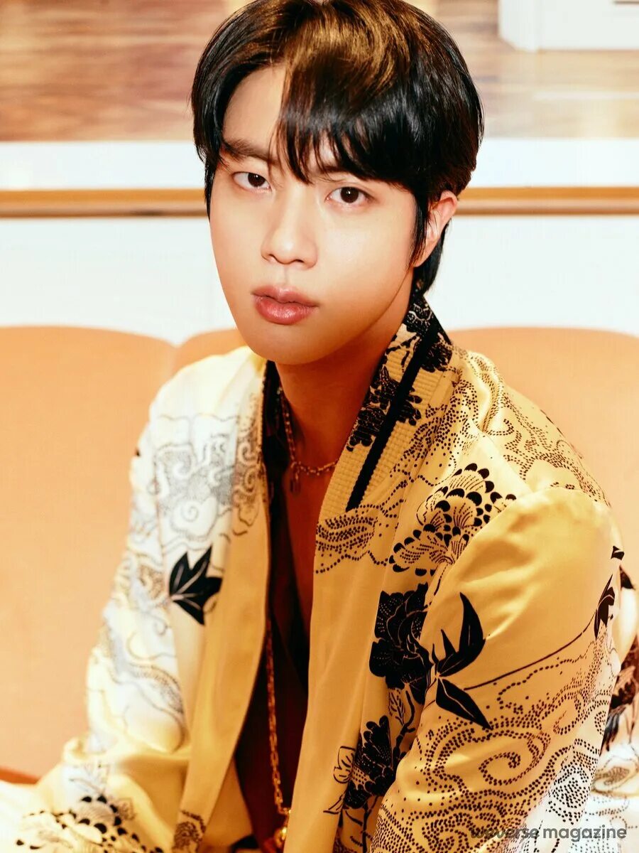 Джин бтс. Джин бтс фото. Kim seok jin 2022. Внешность бтс. Jin 2022.