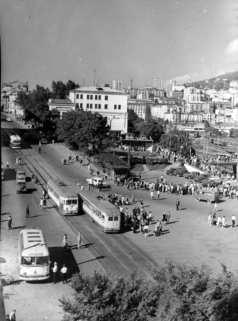 Программа ретро красноярск. Паству владивосток. Афиша ретро программа. В. Программа ретро владивосток.
