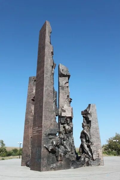 Непокоренные молодая гвардия. Горбатова. (г. Непокорённые» б. Памятник молодогвардейцам.