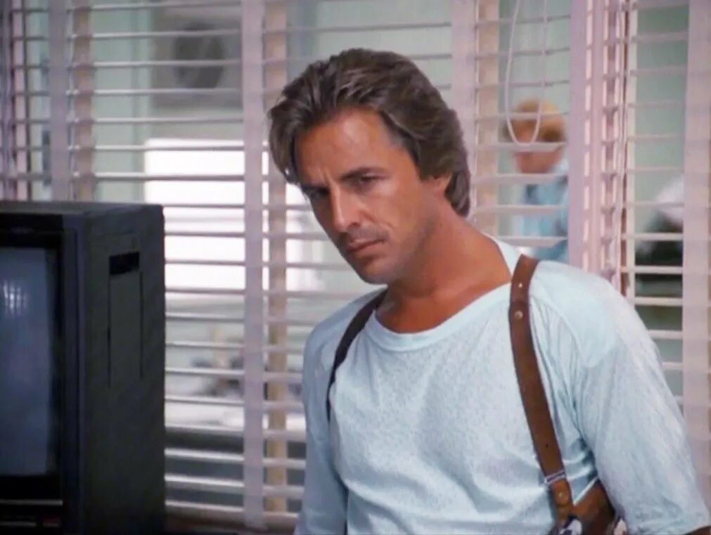 дон джонсон полиция майами отдел нравов. полиция майами 1984 год. санни крокет полиция майами. санни крокет полиция майами. полиция майами 1984.