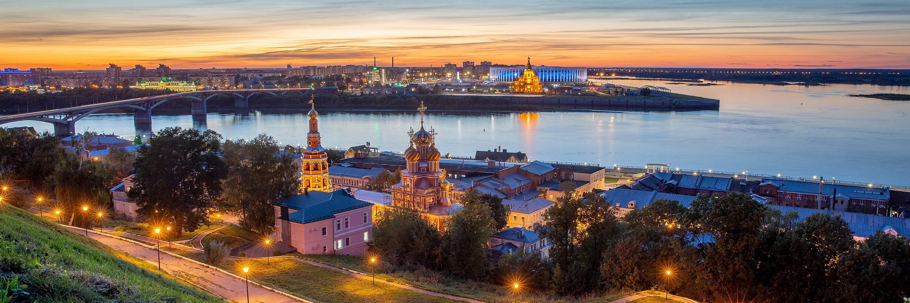 Нижний Новгород. Нижний Новгород Кремль Волга и Ока. Город Нижний Новгород Новгород панорамный. Нижегородский Кремль, набережная Федоровского,.