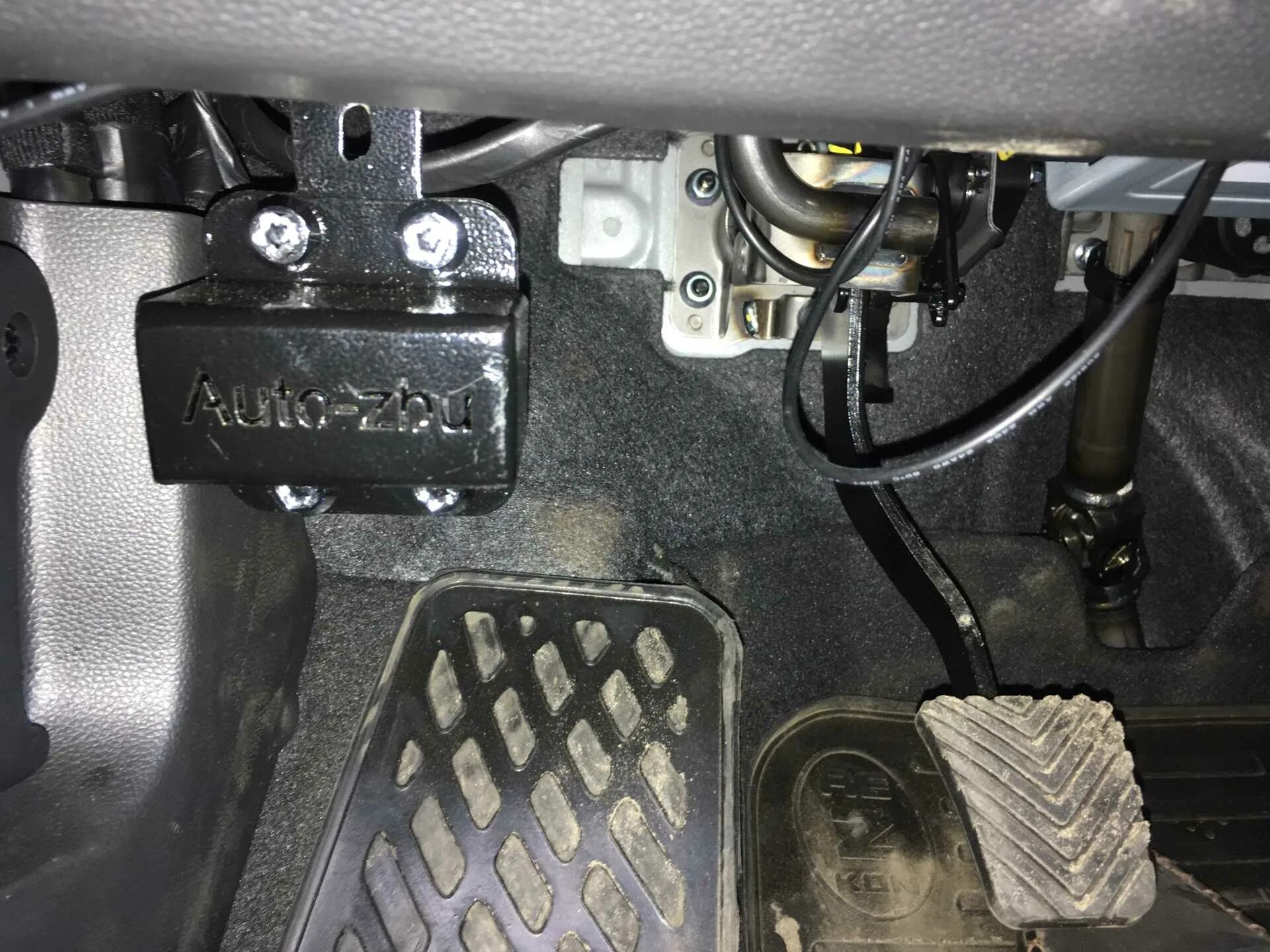 Obd камри. Разъем обд солярис. защита obd разъема веста. разъем обд лада веста. разъем обд уаз хантер 2007.