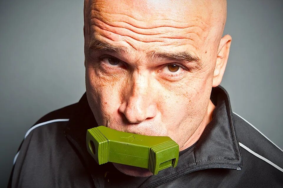 Бас рюттен. Bas Rutten фото. Боец бас Руттен Делючиа. Бас Руттен самооборона.