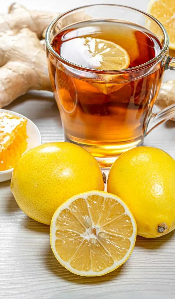 Чай с медом. Чай с лимоном и медом. Имбирный чай с лимоном. Чай с лимончиком. Чай с лимоном польза для организма