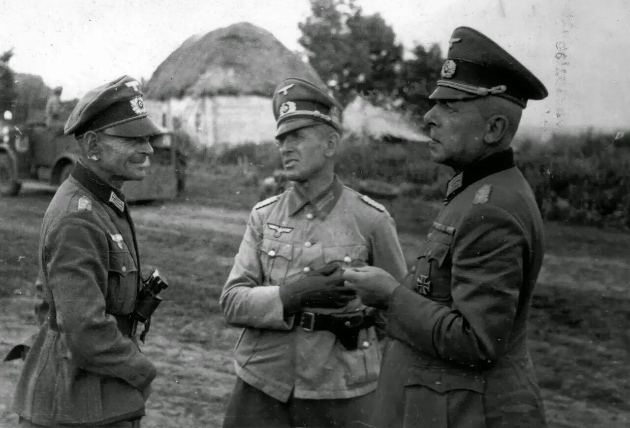 Начало сс. Немецкий офицер 1941. Немецкие военные фотокорреспонденты 1941-1945. Немецкие офицеры 2 мировой войны.