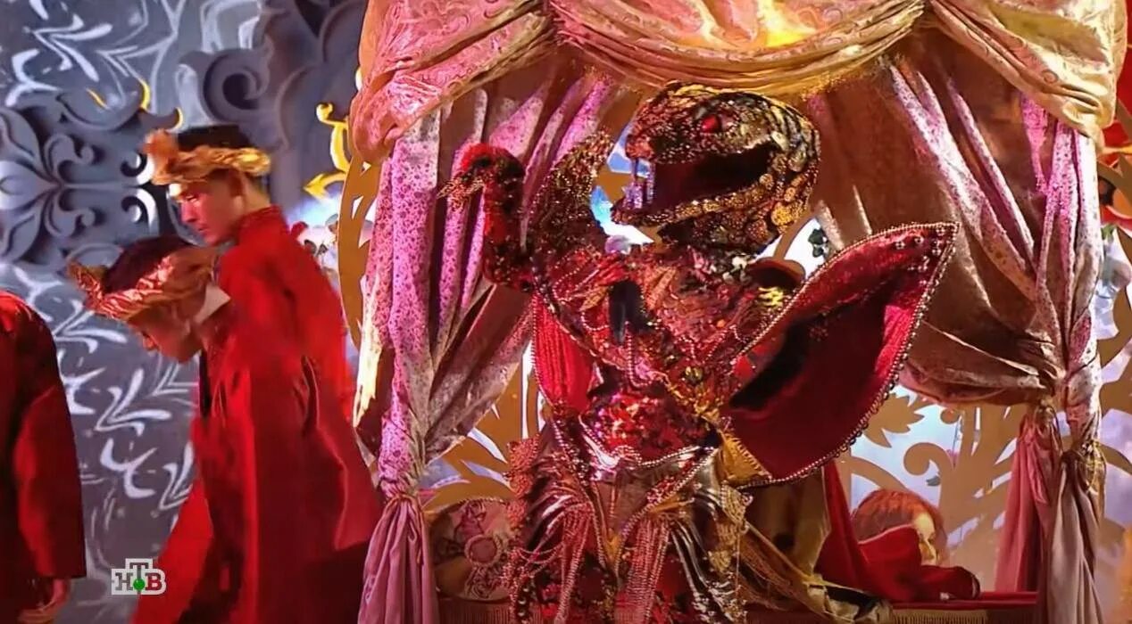 Змея из шоу маска 2. Выступление змей горыныча в шоу маска. Змея из шоу маска 2. Выступление змей горыныча в шоу маска. Шоу маска дракон.