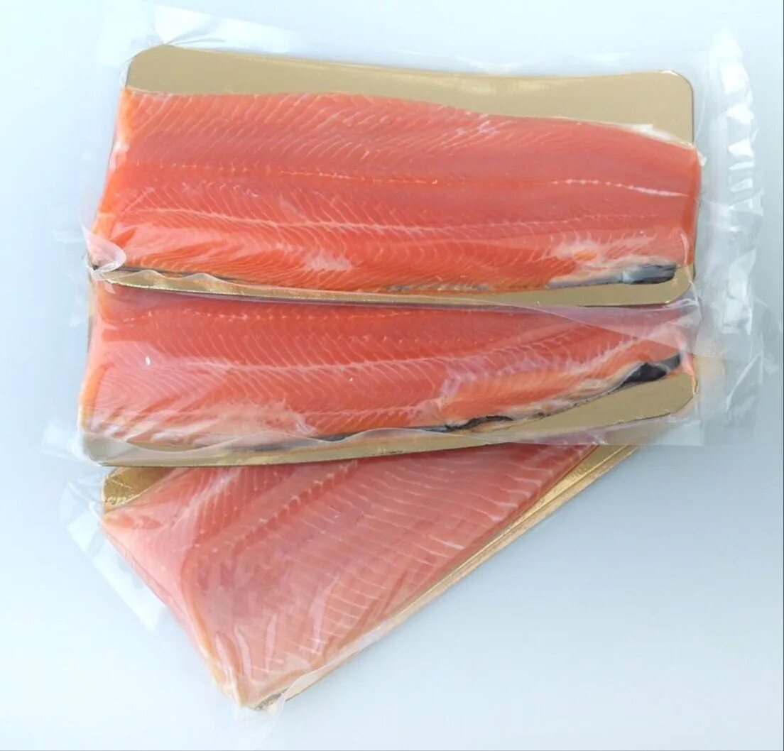 Рыба слабосоленая купить. Рыба форель слабосоленая в вакуумной упаковке. Лосось филе пласт с/с в/у fish2o. Форель слабосоленая пласт. Филе семги слабосоленое пласты.