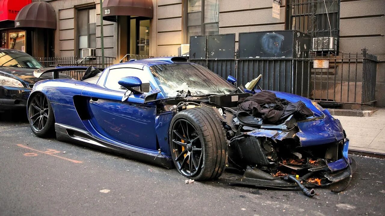 Машины бурнаут парадайс. Porsche carrera gt paul walker. Lamborghini мурселаго аварии. Разбиваем крутые машины. Разбитый форд гт 40.