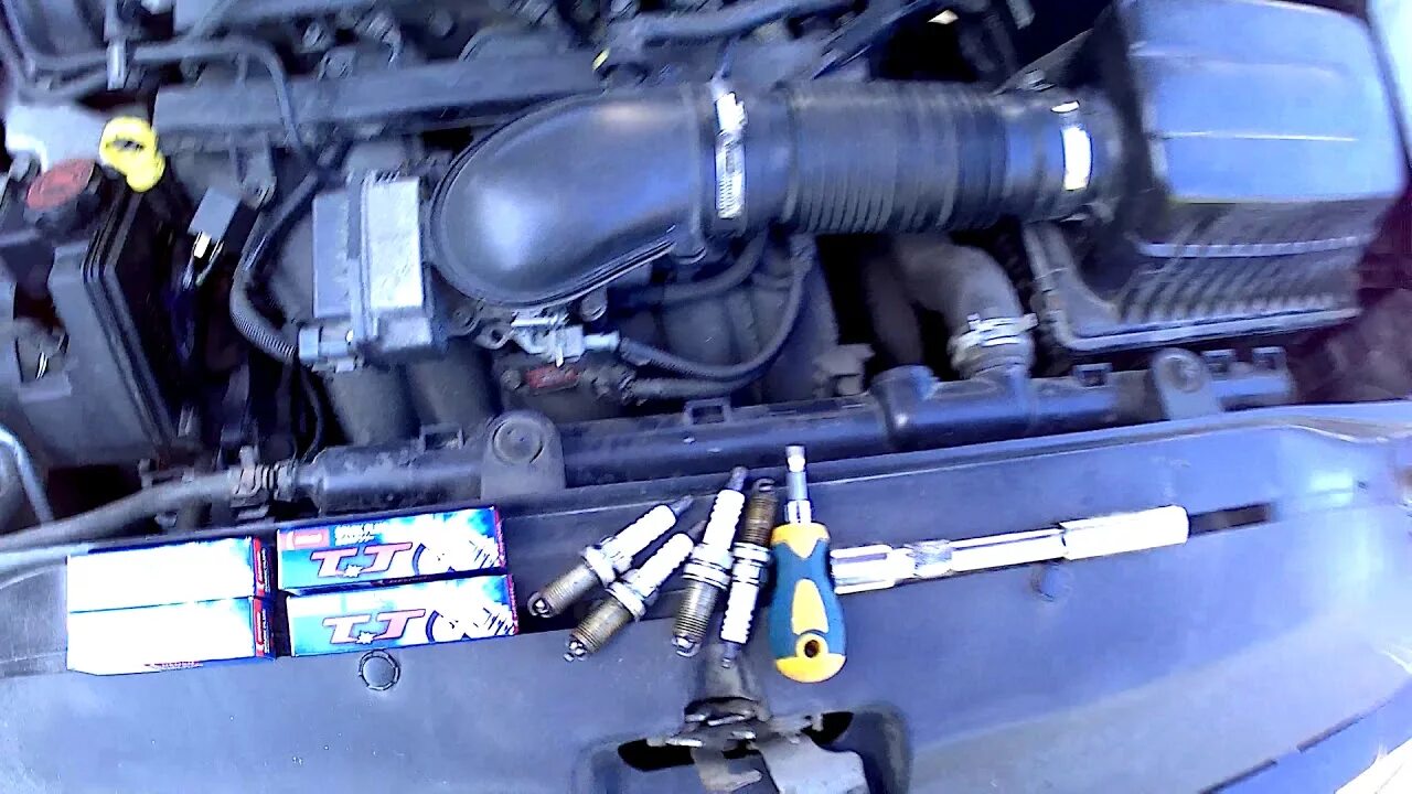 Катушка зажигания пежо 308. 6. 0 бензин 16v. Пежо 406 2. Свечи зажигания пежо 207 1.