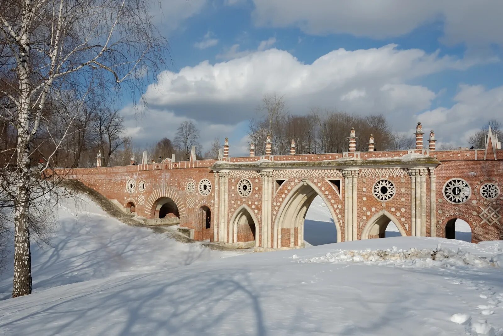 Мост через овраг ущелье 6. Царицыно мост через овраг. парк царицыно большой мост. большой мост через овраг василий иванович баженов. готический мост в царицыно.