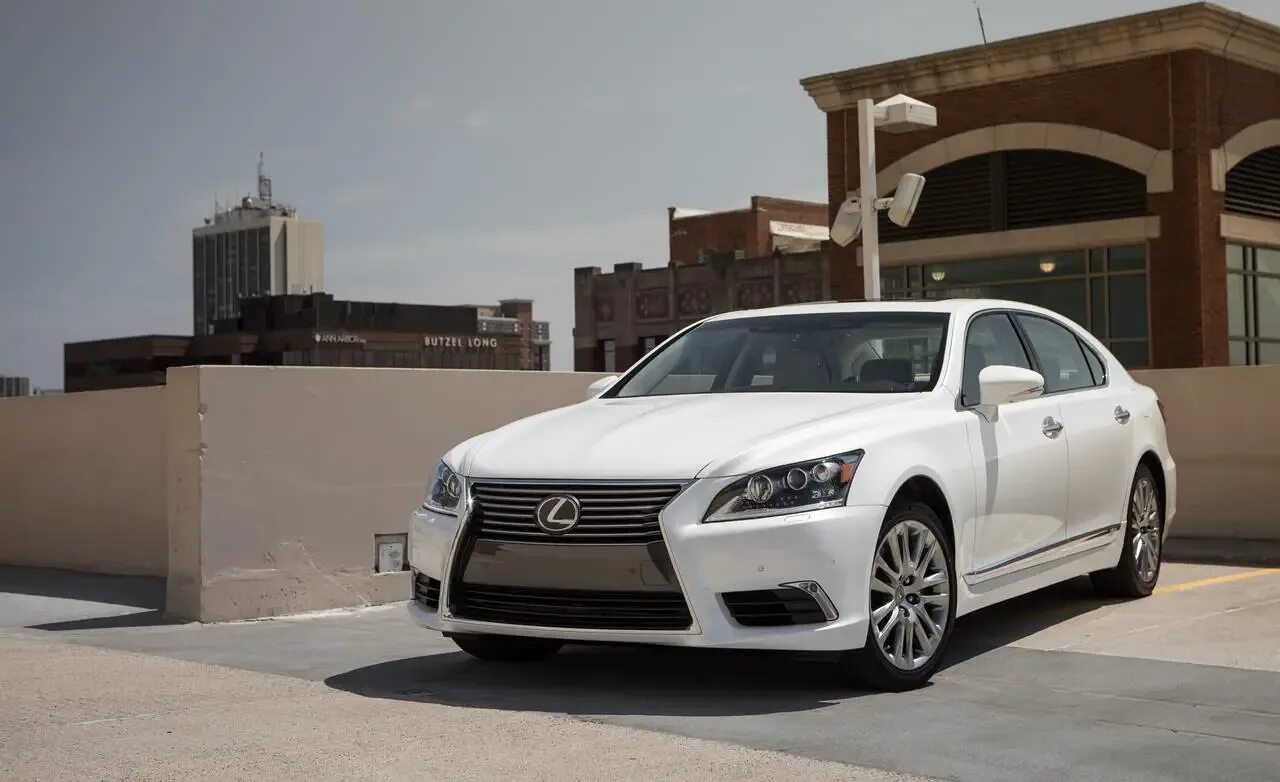 Lexus 600hl 2012. Lexus lx 600 interior. Лексус 600h. Лексус лс 600 2022. Lexus lx 600 2023.