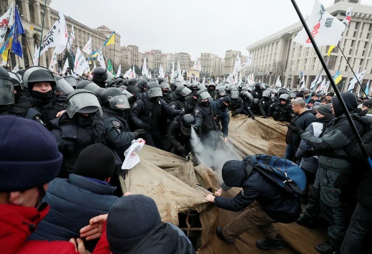 Сколько погибло беркута на майдане. Киевский Майдан 2014. Евромайдан на Украине в 2014.