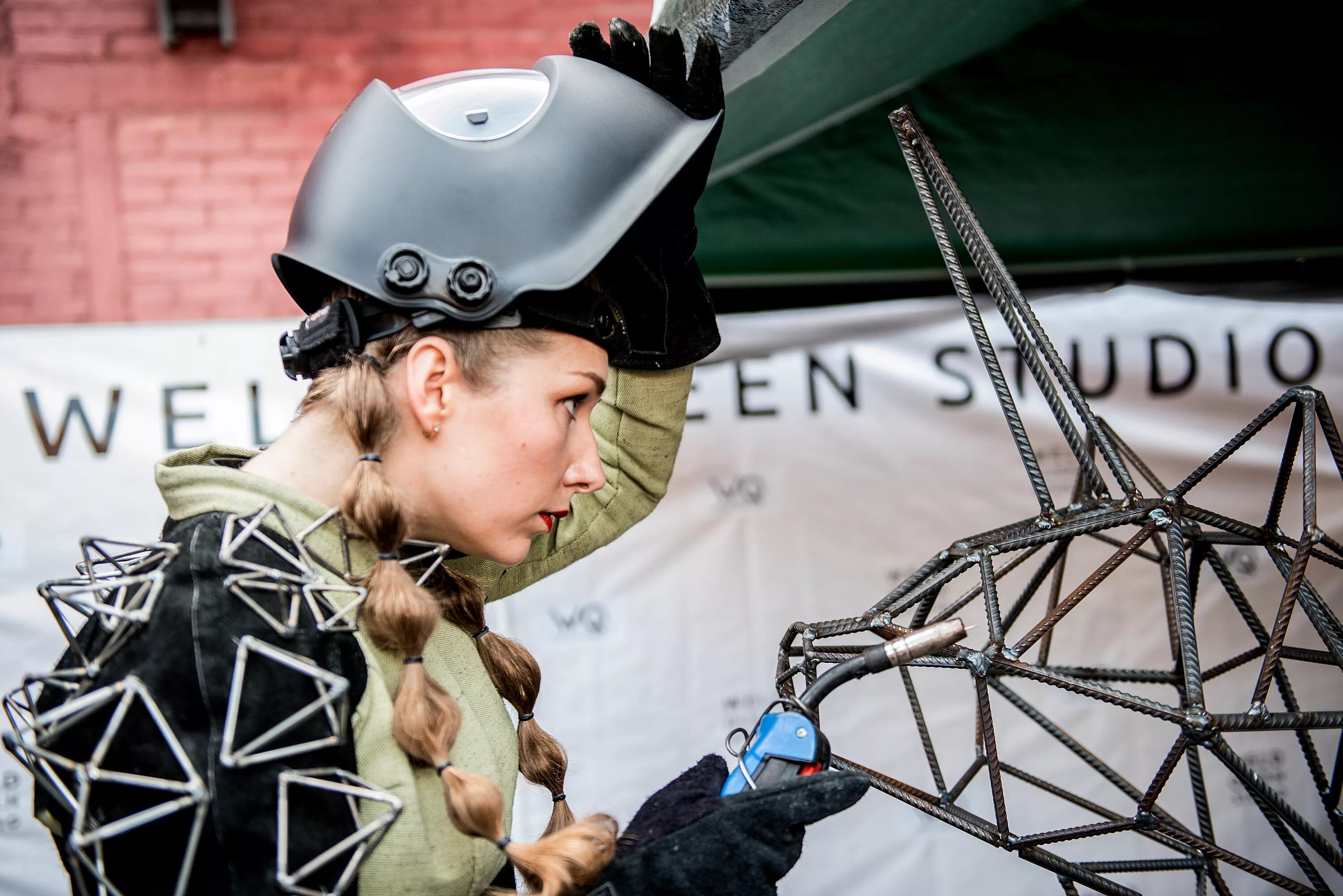 александра weld queen. королева сварки - ивлева александра - alexandra. военный сварщик. сварщик worldskills. сварщики королев.