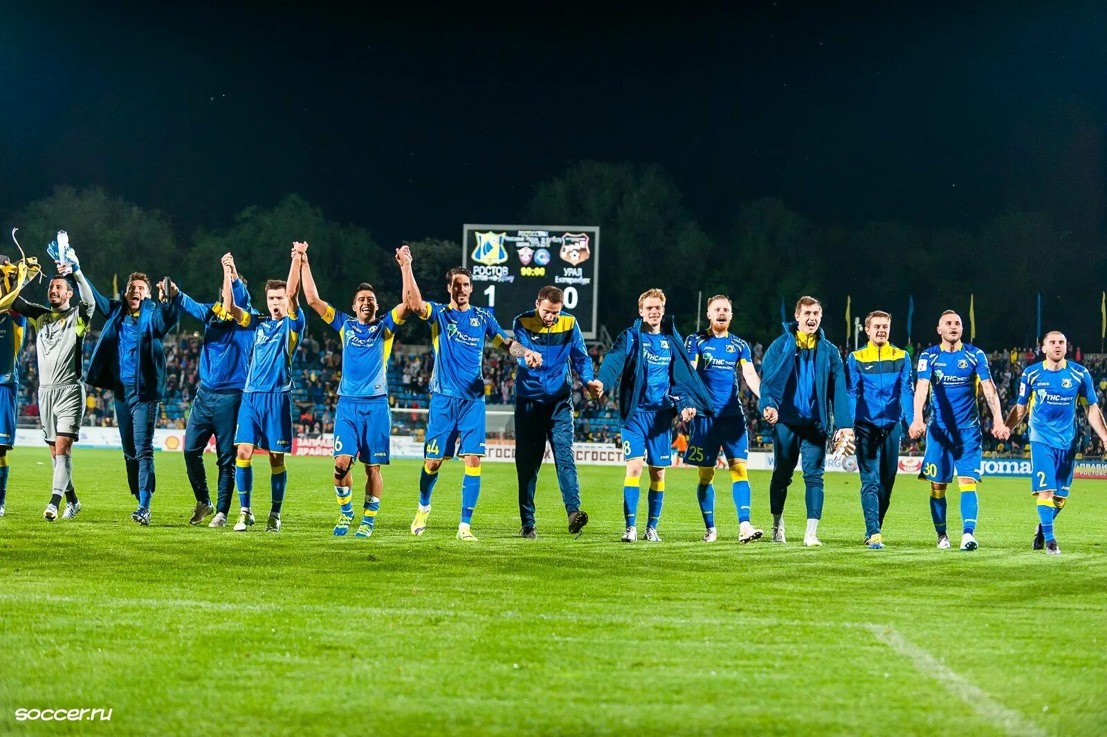 Fc rostov ru. ФК Ростов 2016. Ростов ФК 2018. ФК Ростов 2014. ФК Ростов игроки.