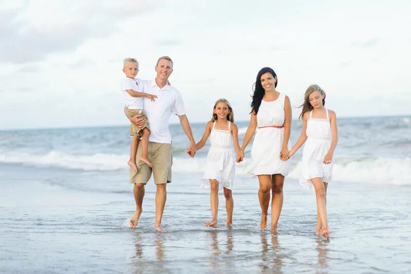 Фотообои семья на пляже. Семейный пляж азаф asaf aile plaji. Family beach 2. Море пляж семья. Family beach 2.