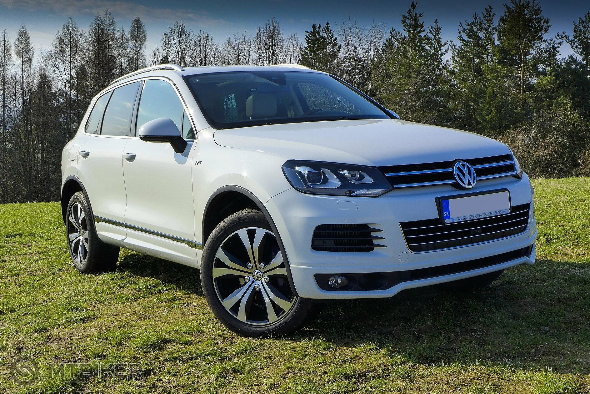 Купить туарег 2012. Фольксваген Туарег 2. Volkswagen Touareg 2014 r line. Volkswagen Touareg 2 r-line. Фольксваген Туарег 2012.