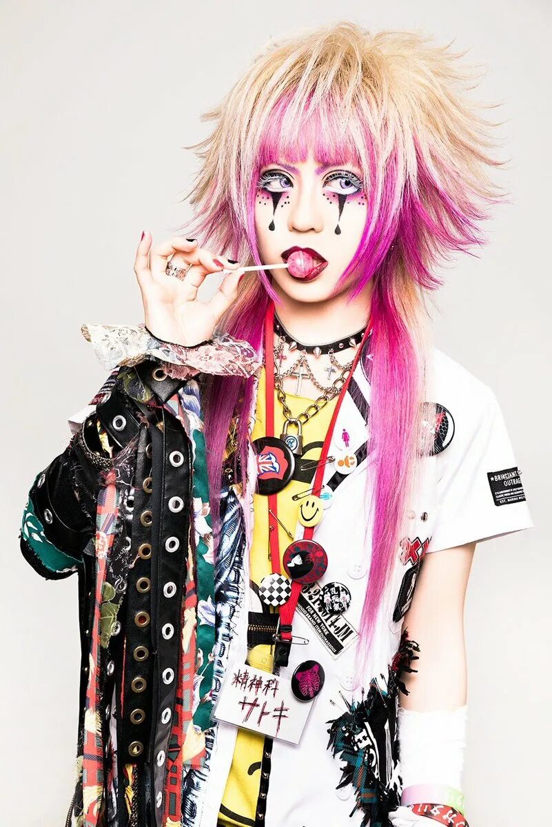 Visual kei style. Японские субкультуры вижуал кей. японский стиль вижуал кей. вижуал кей группы. visual kei субкультура.